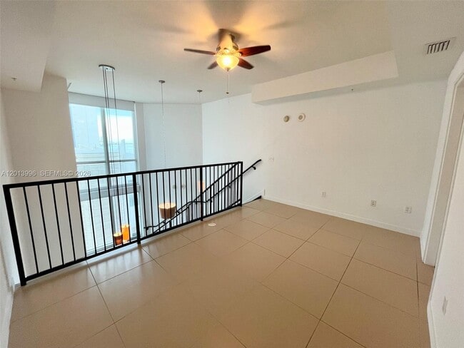 Building Photo - 300 S Biscayne Blvd