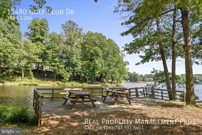 Building Photo - 15480 Golf Club Dr