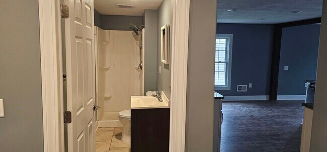 3208#2 Bathroom from Hallway - 3208 East Ave