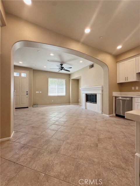 Building Photo - 18 Moonstone