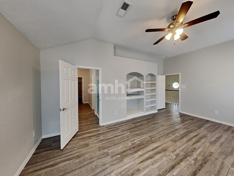 Building Photo - 17826 Camden Oaks Ln