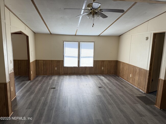 Building Photo - 3255 CR 208