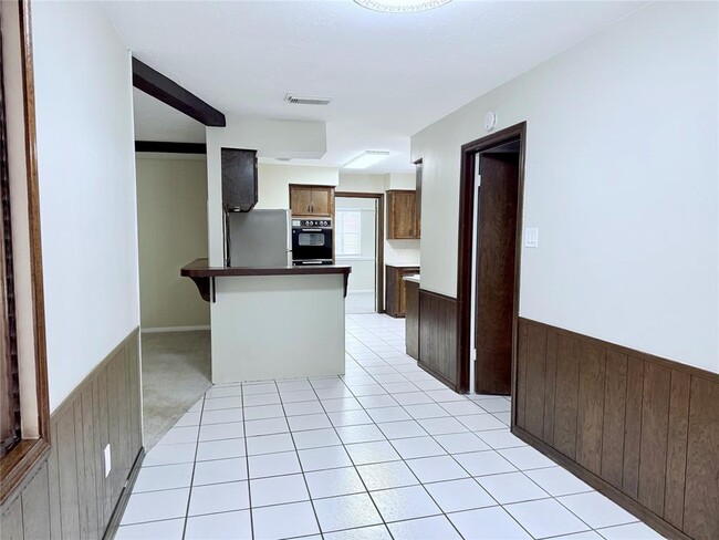 Building Photo - 25419 Lynbriar Ln