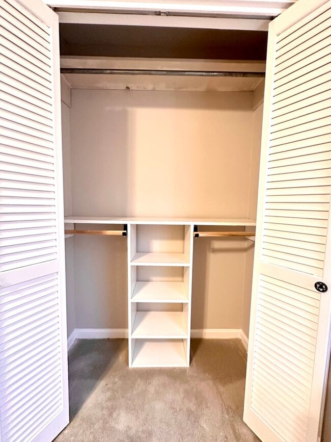 Building Photo - 28 Leonard Dr