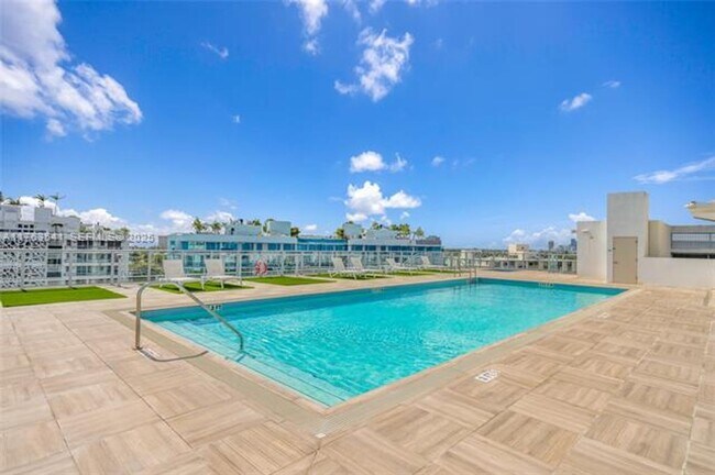 Building Photo - 1025 92nd St