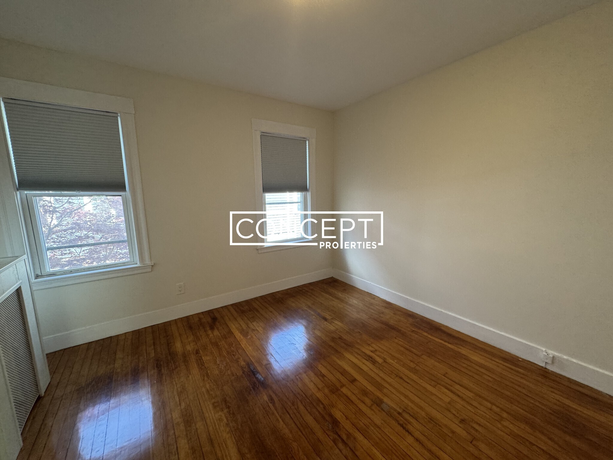 Building Photo - 158 Willow St