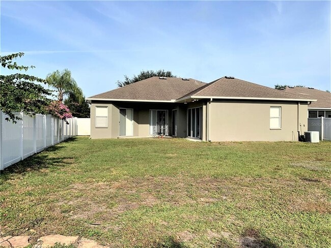 Building Photo - 10805 Australian Pine Dr