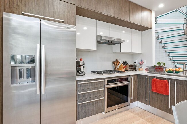 Building Photo - Stunning 3-Bedroom Home in a Prime Mountain View Location with Top-Rated Los Altos Schools!