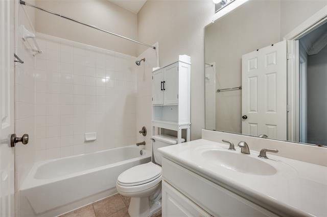 Building Photo - 3935 N Hall St