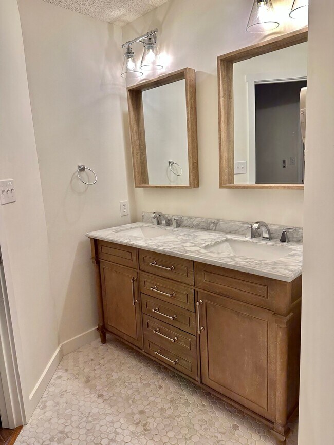 Building Photo - 8625 Flagstone Way