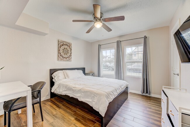 Building Photo - 2720 Truxillo St