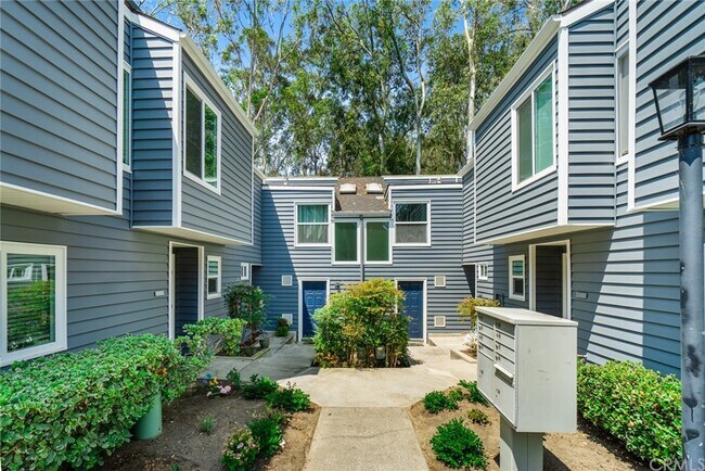 Building Photo - 22317 Vista Verde Dr