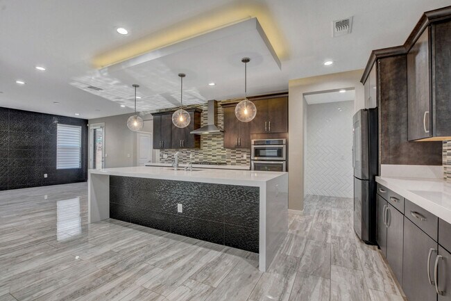 Building Photo - 6005 Andezano Dr