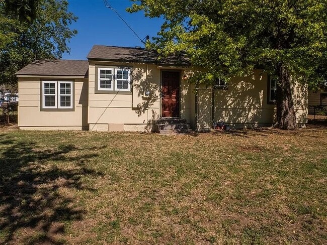 Building Photo - 1206 NW Baldwin Ave