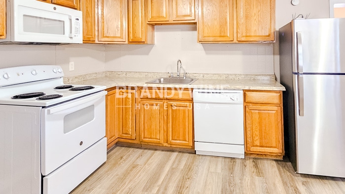 Building Photo - 4401 N 72nd St