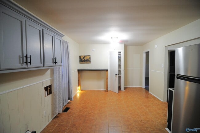 Building Photo - 1702 Truman Dr NE