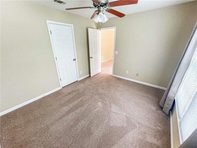 Building Photo - 1598 Brentwood Dr