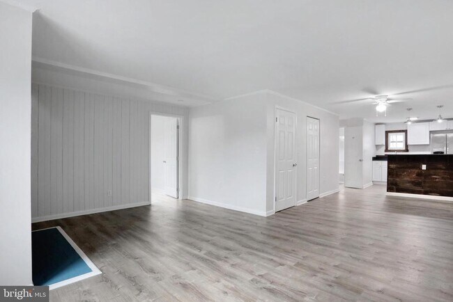 Building Photo - 205 S Princess St