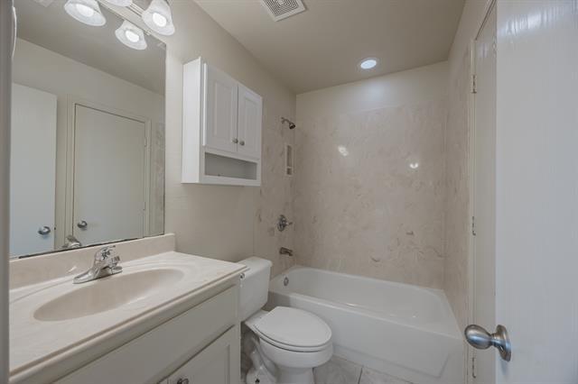 Building Photo - 103 Janis St