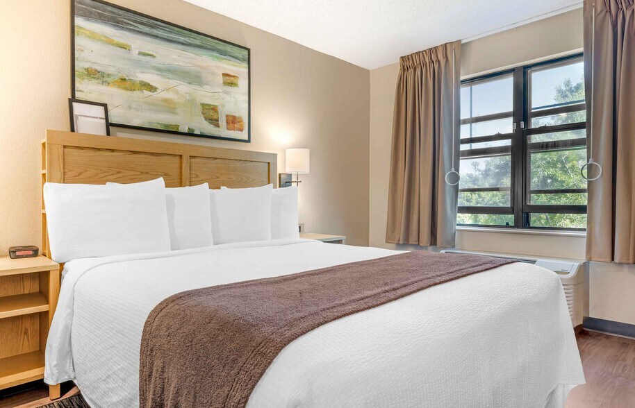 Building Photo - Furnished Studio-San Diego - Carlsbad Village by the Sea