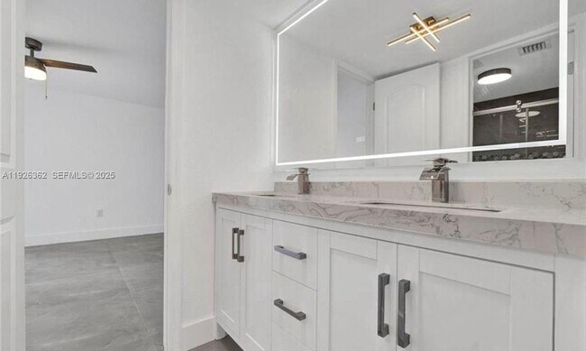 Building Photo - 20010 SW 123rd Dr