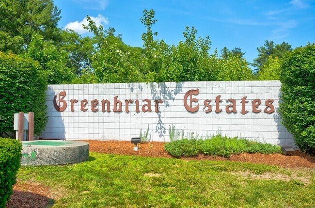 Building Photo - 7 Greenbriar Dr