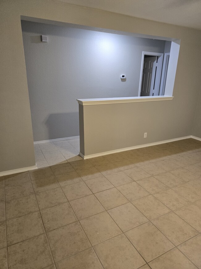 Building Photo - 210 Calixto Ct