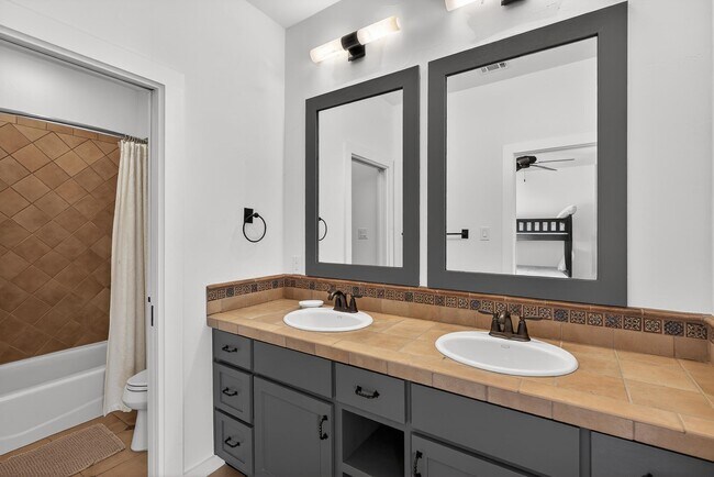 Building Photo - 127 Applehead Island Dr