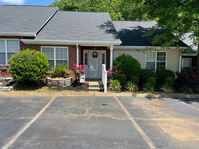 Summer photo - 4 Creekbend Ct