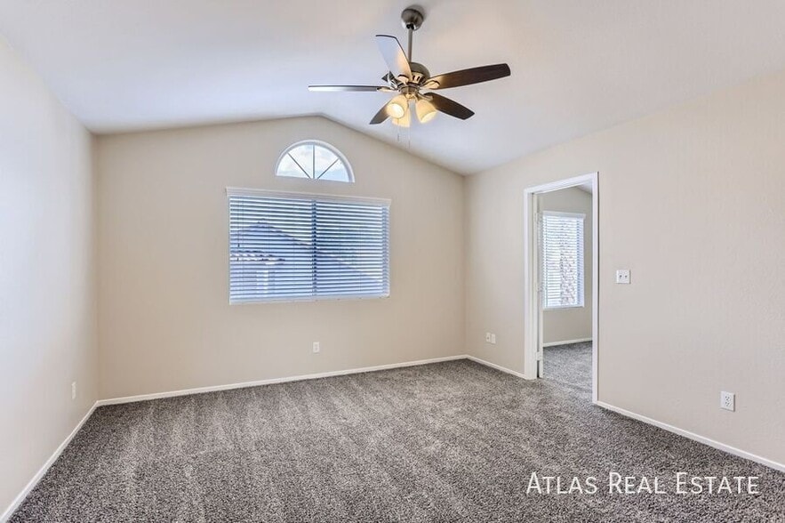 Building Photo - 8112 Dolphin Landing Dr