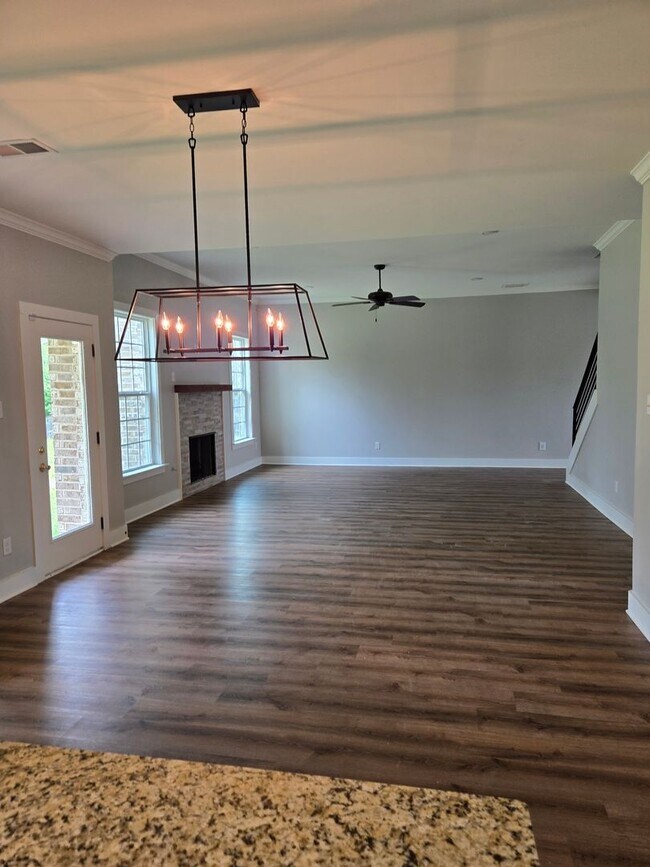 Building Photo - Modern and Spacious 4 bedroom home in Olive Branch for Lease
