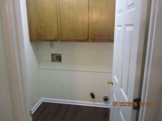 Building Photo - 105 Gala Ct