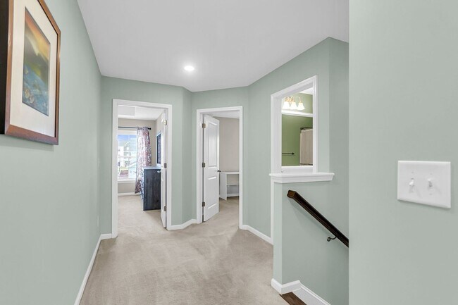 Building Photo - Fully Furnished 3 Bedroom, 2.5 Bathroom Ho...