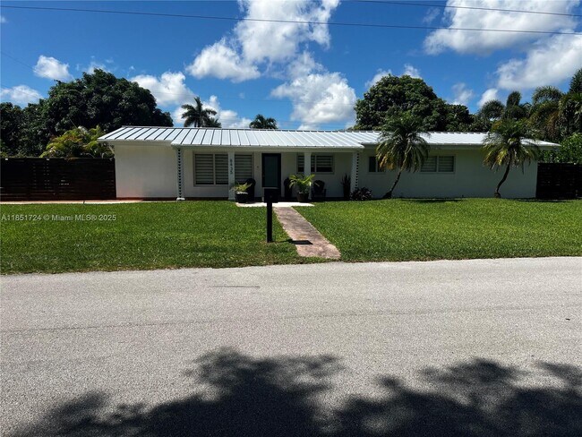 Primary Photo - 8435 SW 156th St