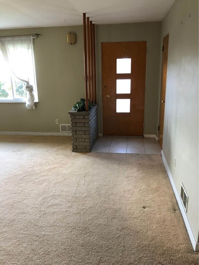 Building Photo - 21 Terrace Dr