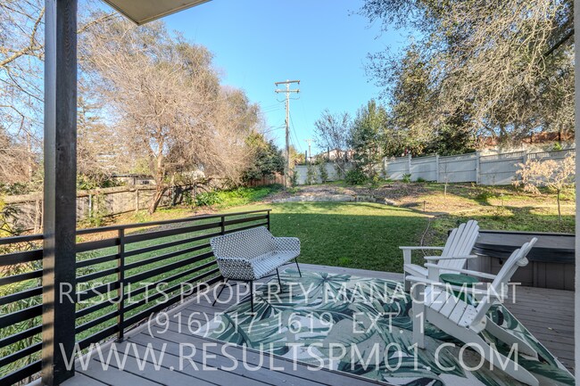 Building Photo - Stunning luxury custom home! 4 bedrooms heart of Fairoaks