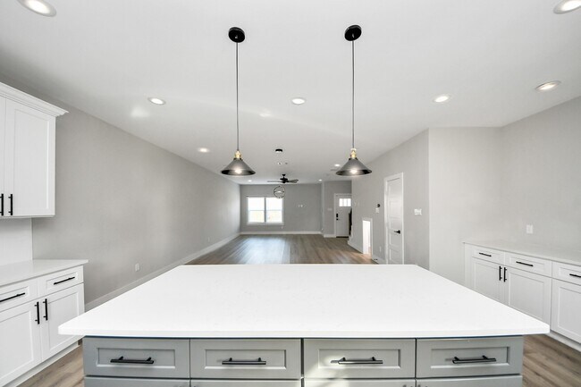 Building Photo - 807 Avenue J