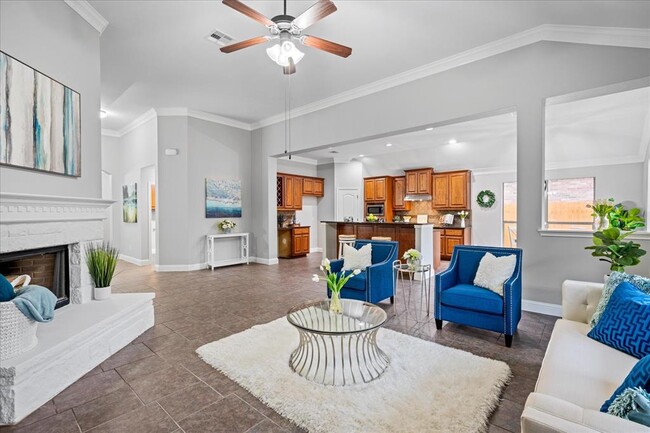 Building Photo - 385 Wild Rose Dr