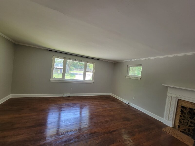 Building Photo - 20 N Garden Cir