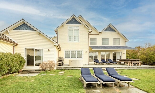 Building Photo - 131 S Edgemere St