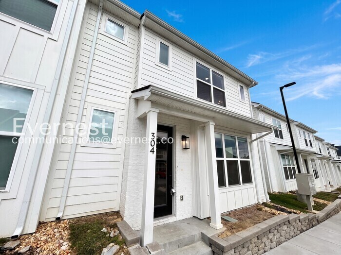 Building Photo - 304 Jeffries Wy