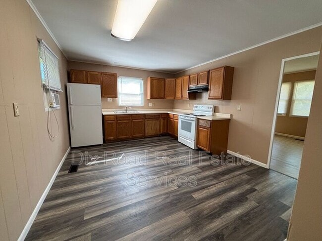 Building Photo - 1422 Honeybee Dr