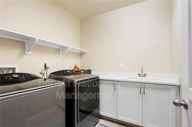 Building Photo - 24848 Coldwater Canyon Trail