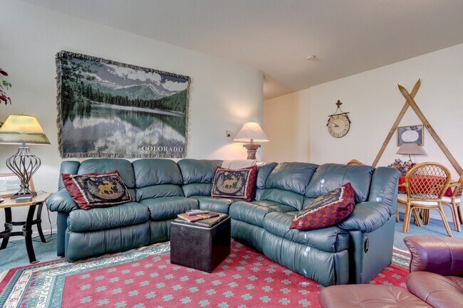 Building Photo - WINTER RENTAL 4BDR 3BA WILDERNEST NOV 1 20...