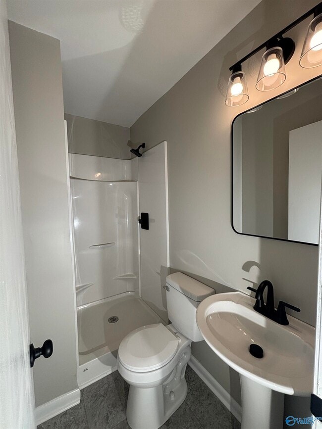 Building Photo - 510 Clift Dr