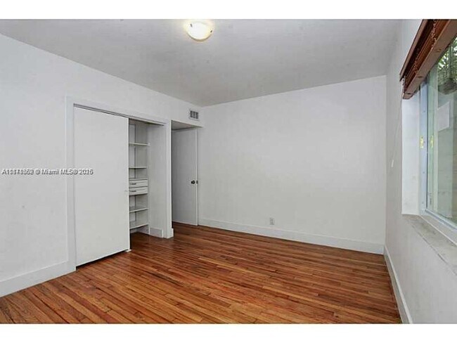 Building Photo - 1125 9th St
