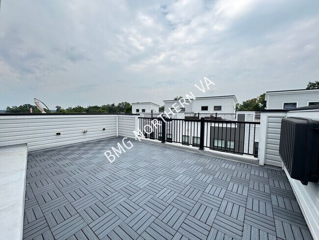 Building Photo - 1021 S Taylor Ct