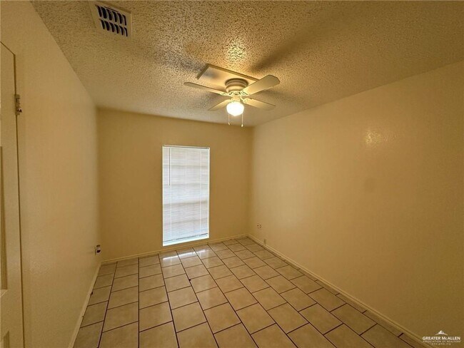 Building Photo - 2916 N Cynthia St