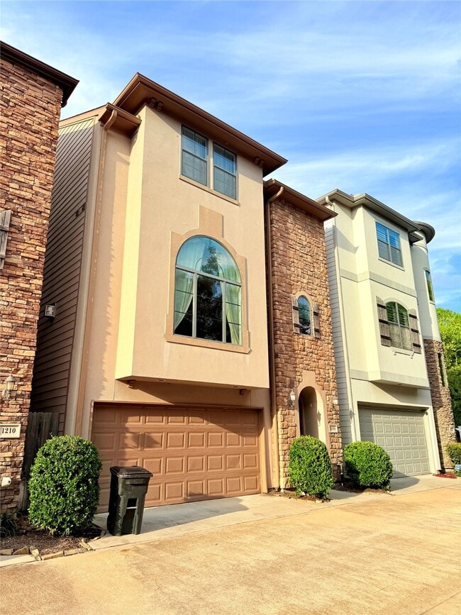 Building Photo - 11206 Mattina Dr