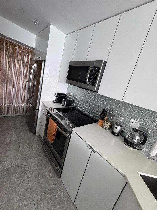 Building Photo - 1000 West Ave